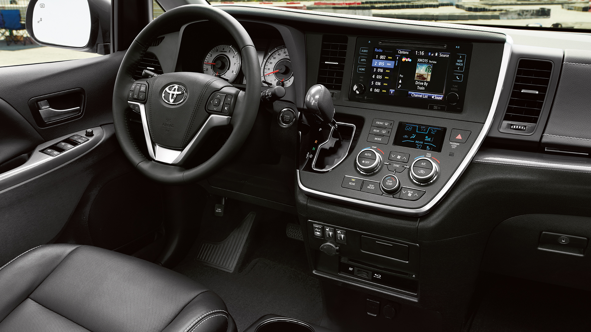 2017 Toyota Sienna Front Interior